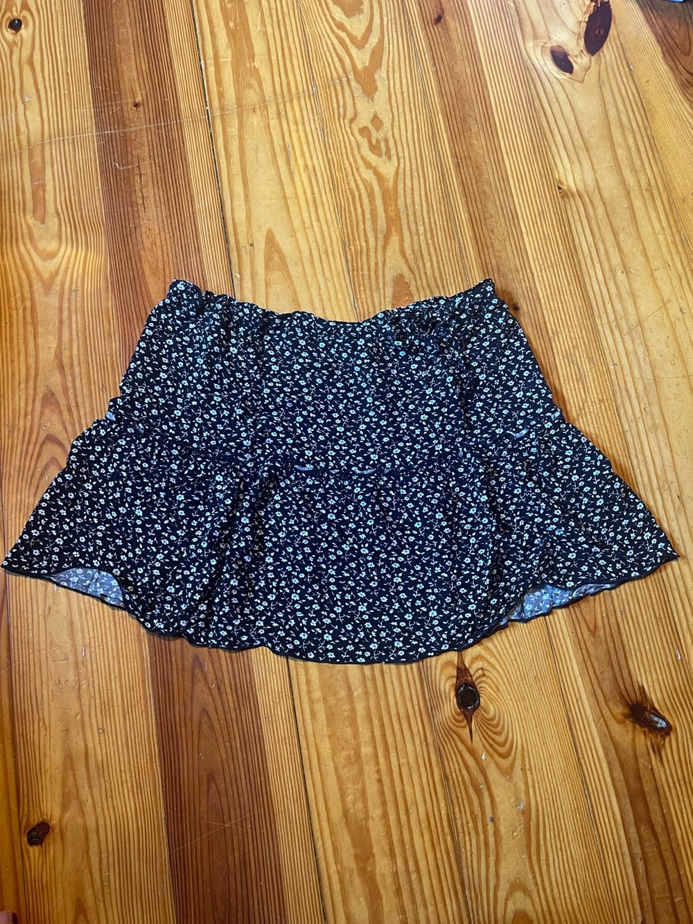 Black Floral Tiered Mini Skirt - Brandy Melville